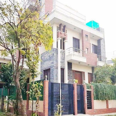大诺伊达 J P Residency酒店 外观 照片