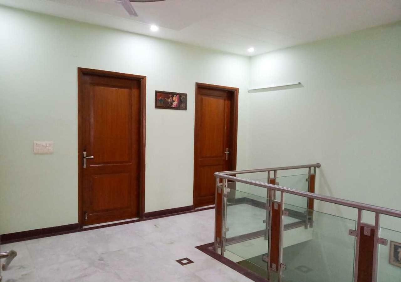 大诺伊达 J P Residency酒店 外观 照片