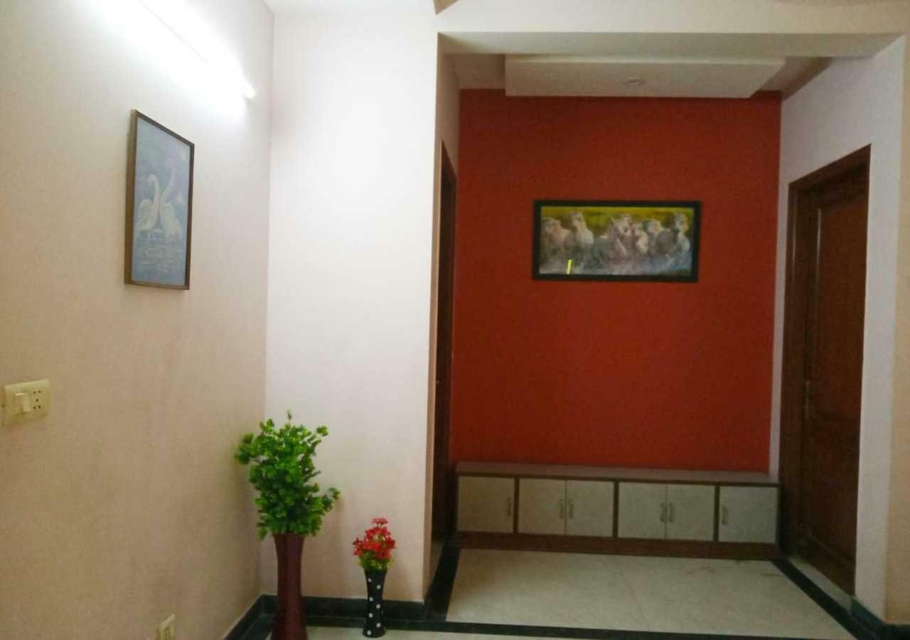 大诺伊达 J P Residency酒店 外观 照片