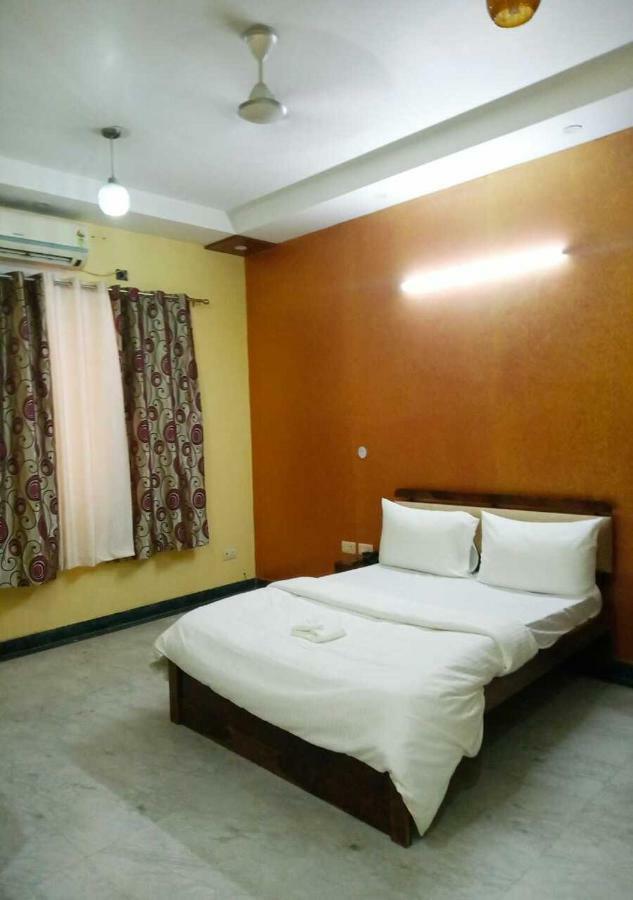 大诺伊达 J P Residency酒店 外观 照片