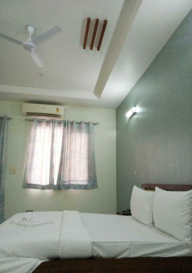 大诺伊达 J P Residency酒店 外观 照片