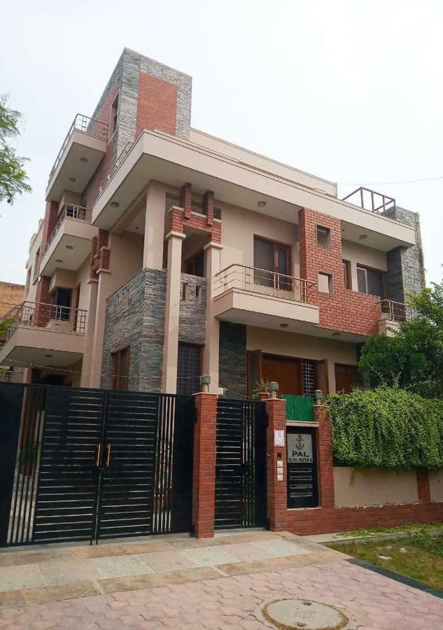 大诺伊达 J P Residency酒店 外观 照片